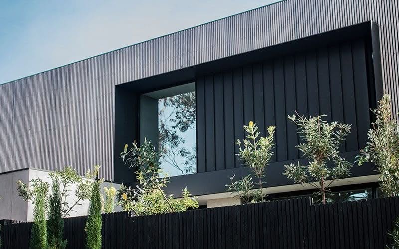 Standing Seam cladding in Black Aluminium at Bay Road House, Melbourne