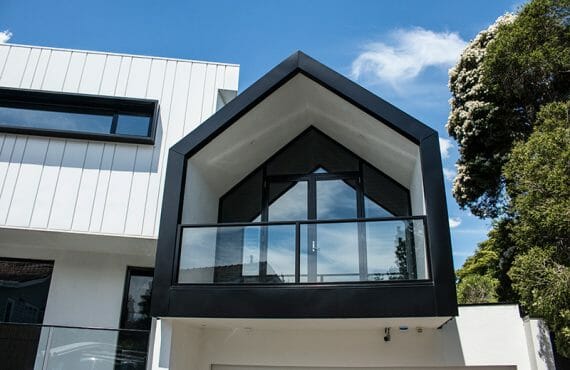 Interlocking and Standing Seam cladding in COLORBOND® Steel Surfmist® and COLORBOND® Steel Nightsky® at Lynden Street Hous...